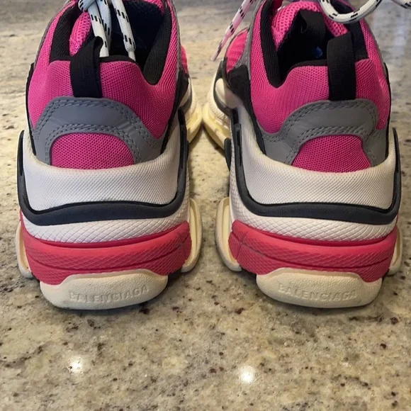 Balenciaga Triple S - Picture 4 of 6
